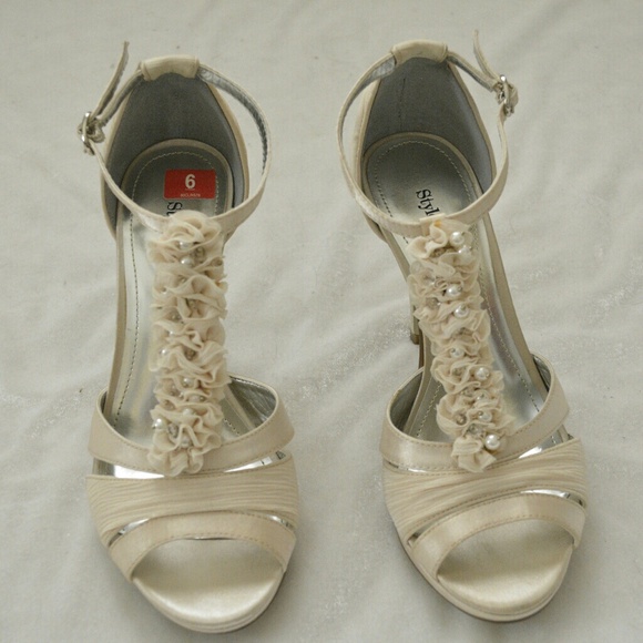 Champagne Style&Co Heels - Picture 3 of 8